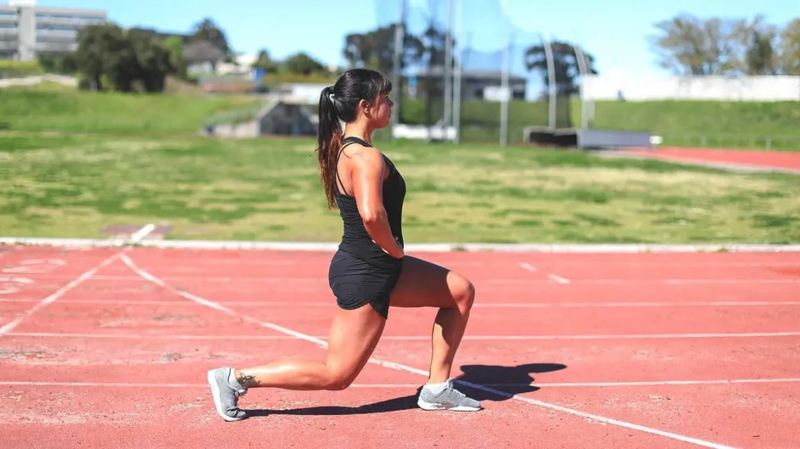 Track Lap Lunges